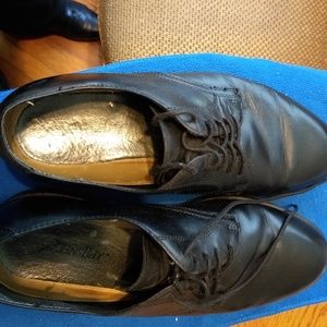St John's Bay Men's Black Shoes Size 10.5